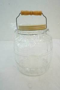 lot 70 image: glass jar