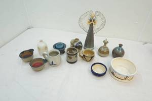 lot 80 image: pottery