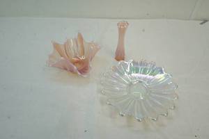 lot 94 image: carnival glass