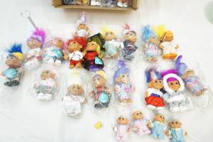 lot 102 image: troll dolls