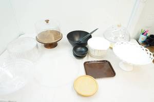 lot 117 image: kitchen items