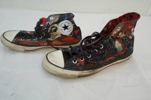 lot 138 image: shoes