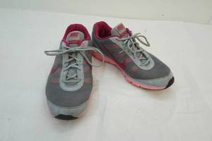 lot 139 image: shoes