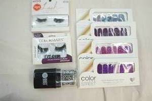 lot 148 image: manicure items