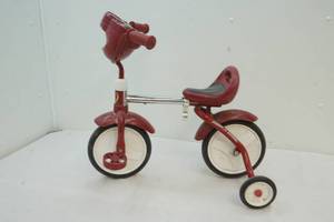 lot 158 image: Radio Flyer bike