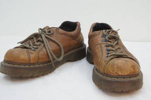 lot 173 image: shoes