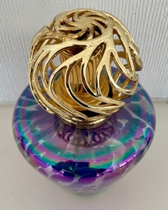 lot 73 image: Art Glass Oil Candle