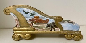 lot 93 image: Noahs Ark Themed Ceramic Mini Chaise Lounge