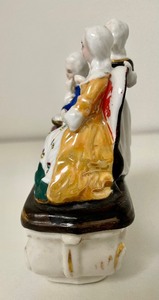 lot 117 image: Lovely Victorian Fairing Trinket Box