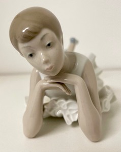 lot 115 image: Adorable Girl Figurine by NAO of Spain