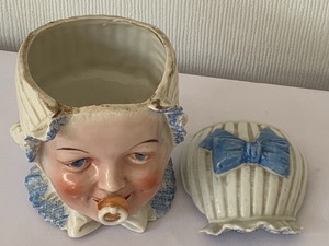 lot 114 image: Antique German Gesetzlich Geschvtzt Figural Head Trinket Box
