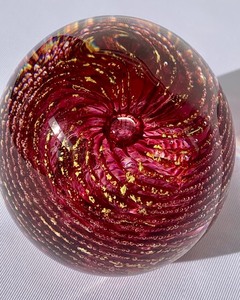 lot 48 image: Gorgeous Artist Created Paperweight