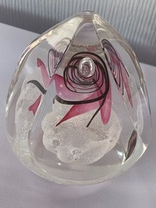lot 46 image: Beautiful Watchtower Cathiness of Scotland Paperweight