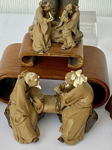 lot 185 image: Variety of Asian Figurines