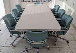 lot 2 image: Fantastic Contemporary Dining Table and Chairs