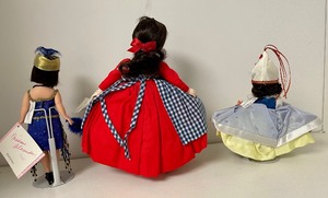 lot 119 image: 3 Madam Alexander Dolls with Stands and Original Boxes