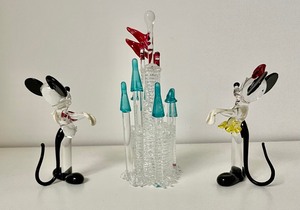 lot 128 image: Mickey, Minnie and Cinderellas Castle Blown Glass Figurines