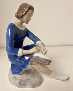 lot 132 image: Bing & Grndahl Girl Skating #2351 Figurine