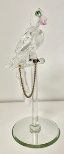 lot 135 image: Charming Crystal Parrot Figurine