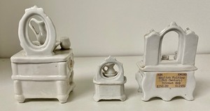 lot 152 image: 3 Victorian Fairing Trinket Boxes
