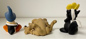 lot 168 image: 3 Adorable Clay Figurines