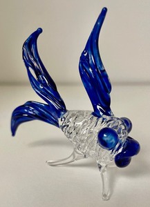 lot 169 image: 4 Glass Fish Miniatures