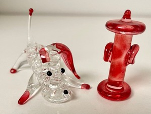 lot 172 image: Cute Glass Doggie Figurines