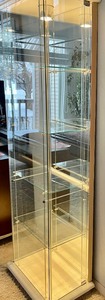 lot 175 image: Gorgeous Glass Lighted Display Cabinet