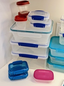 lot 209 image: Assorted Plastic Food Storage Containers