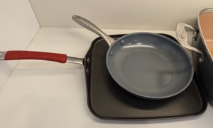 lot 214 image: Non Stick Pots and Pans