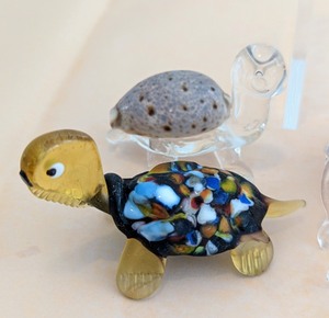 lot 275 image: Glass Sea Creature Figurines