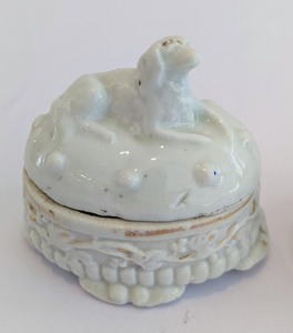 lot 269 image: Victorian Dog and Horse Fairing Trinket Boxes