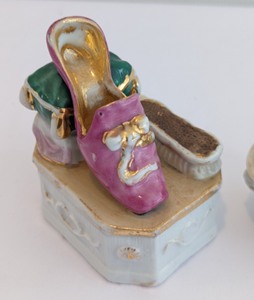 lot 266 image: Victorian Shoe and Vanity Fairing Trinket Boxes