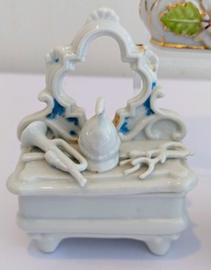 lot 263 image: Assorted Victorian Fairing Trinket Boxes