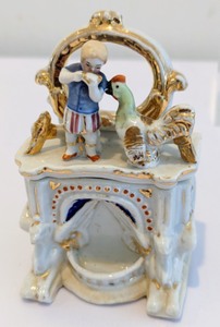 lot 247 image: Three Bird Themed Victorian Fairing Trinket Boxes