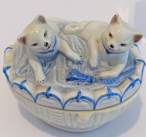lot 249 image: Victorian Cat Themed Fairing Trinket Boxes
