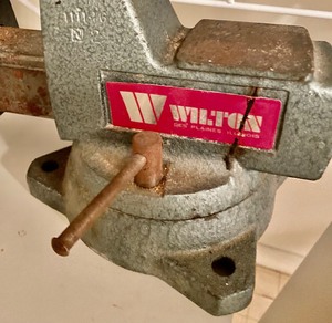 lot 364 image: Wilton Vise