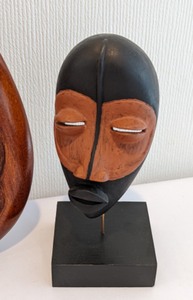 lot 288 image: Decorative Wooden Carvings