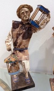 lot 292 image: Paper Mache Figurines