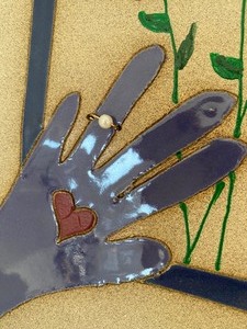 lot 380 image: Unique and Fun Colorful Art Item
