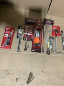 lot 33 image: Assorted Husky Hand Tools & Sockets. Various Kinds & Conditions. See Pictures