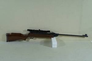 lot 22 image: Break Action Pellet Rifle with Daisy Scope