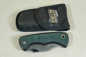 lot 41 image: Schrade Old Timer 47OT Folding Pocket Knife wih Nylon Case