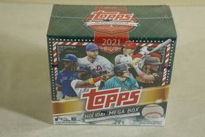 lot 16 image: Holiday MEGA Box of 2021 Topps Baseball Card Packs