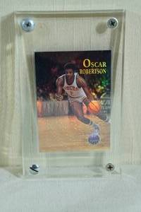 lot 33 image: 1996-97 Topps Stars Oscar Robertson #38 Refractor Card