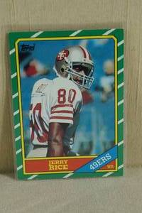 lot 39 image: 1986 Topps Jerry Rice #161 Rookie Card