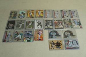lot 120 image: Baseball Insert Cards - Die Cuts, Ripken, Vaughn, McGwire, Ortiz, Maddux