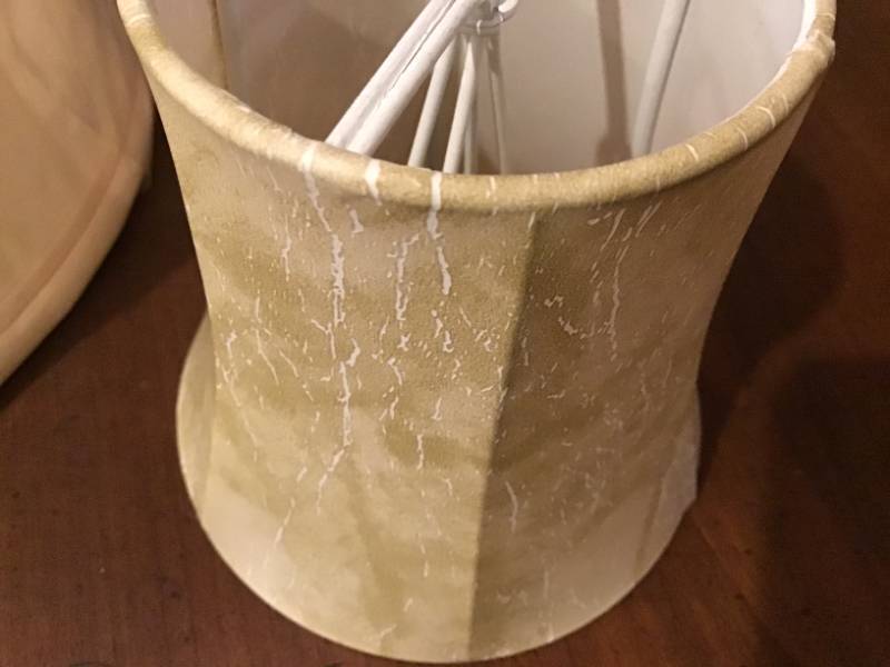 lot 895 image: Set of 3 Specialty Lamp Shades