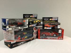 lot 336 image: Set of 5 Collector Toy Cars