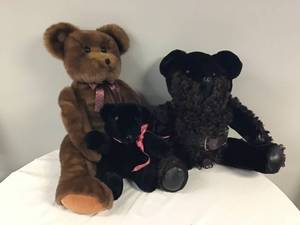 lot 363 image: Set of 3 Teddy Bears